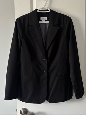 Suzy Shier Black Women's Tailored Two-Button Blazer